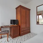 ホテル La Castellana 4*