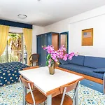 La Castellana 4* ベルヴェデーレ・マリッティモ