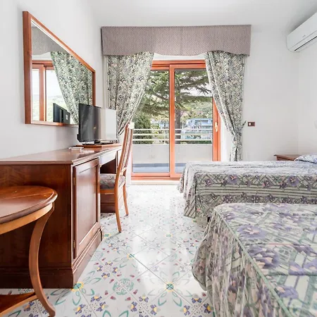 La Castellana 4* بلفيديري ماريتّيمو