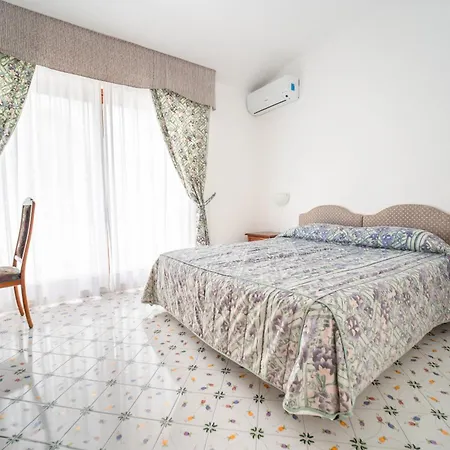 La Castellana فندق بلفيديري ماريتّيمو