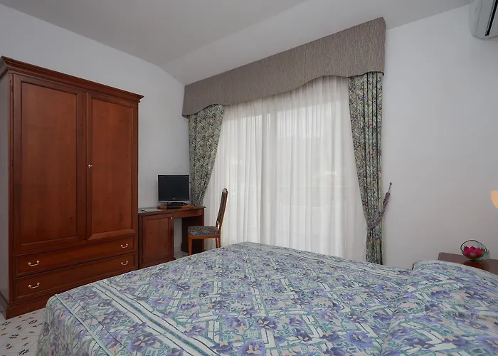 La Castellana Belvedere Marittimo