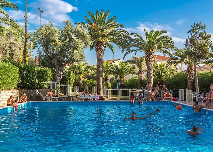 La Castellana 4* בלבדרה מריטימו